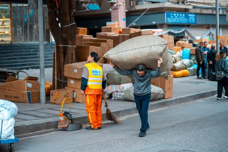 梦见搬运货物_2