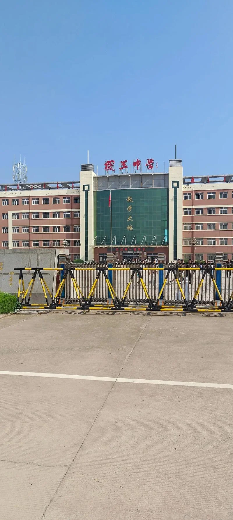 临泉县第一中学东校区_1