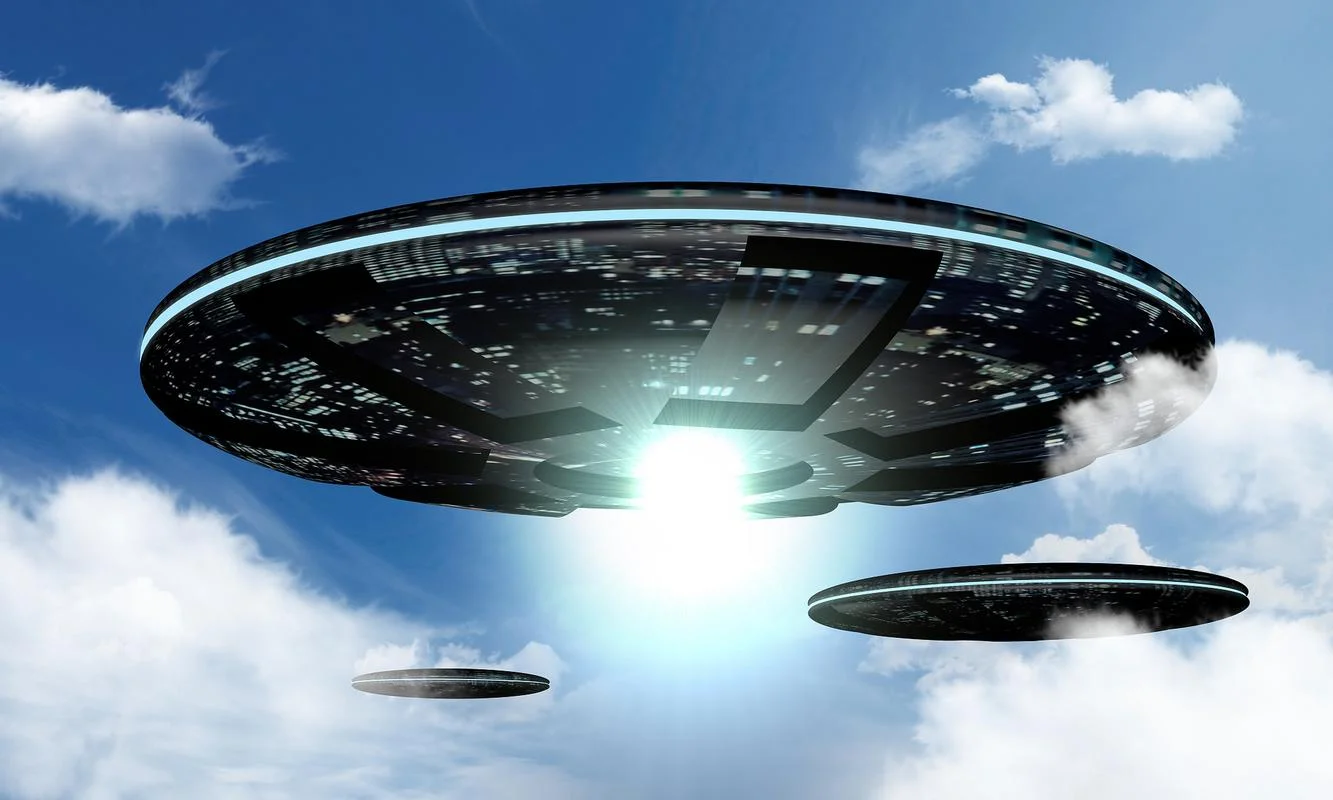 睡觉梦到ufo_1