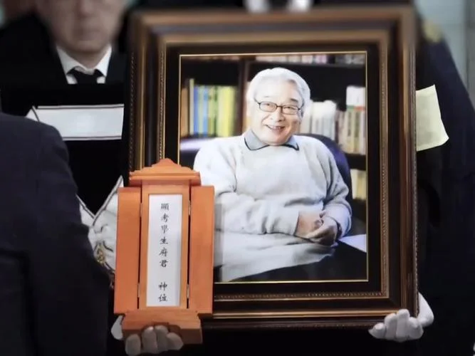 梦到爷爷下葬_2