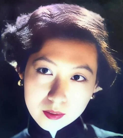 张爱玲哪年去的香港-张爱玲 1946 来港