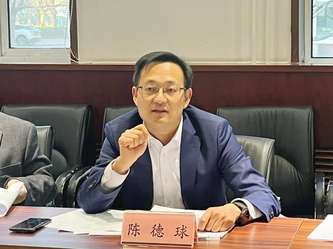 郁南县平台中学校长_2