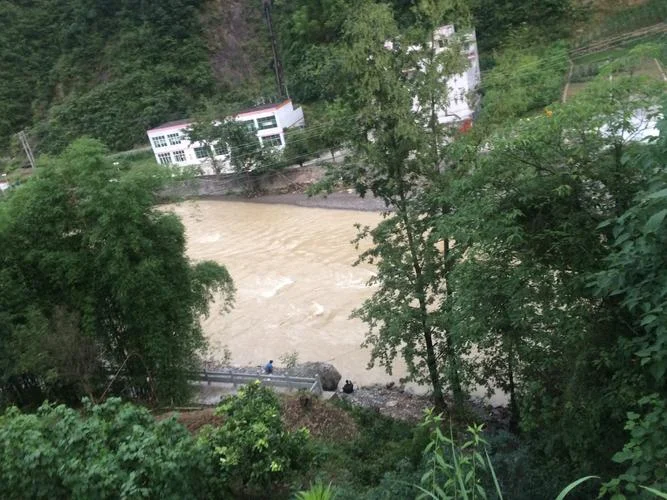 梦见水库黑水要出,还伴有地震-梦见黑水出库伴地震