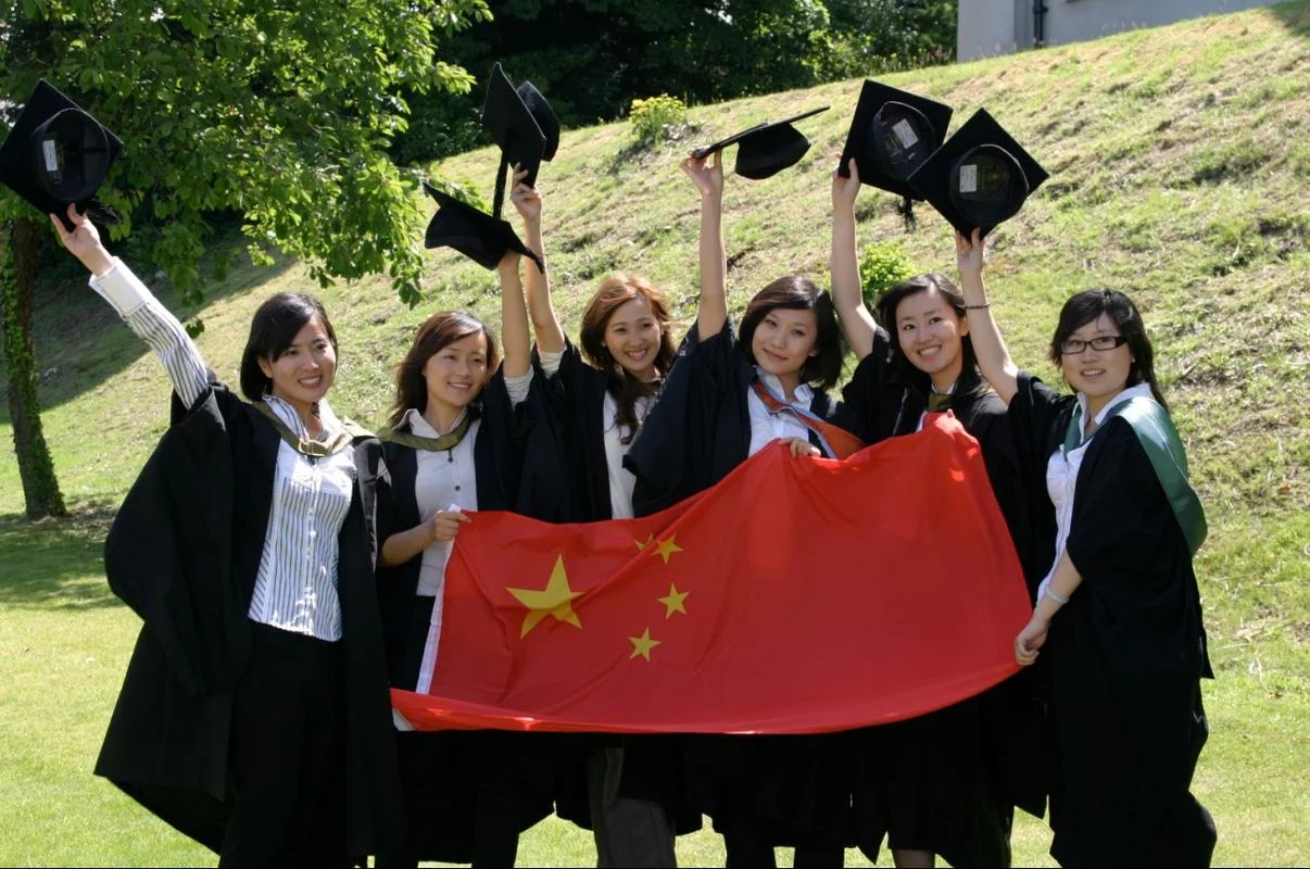 在中国的外国女留学生_1