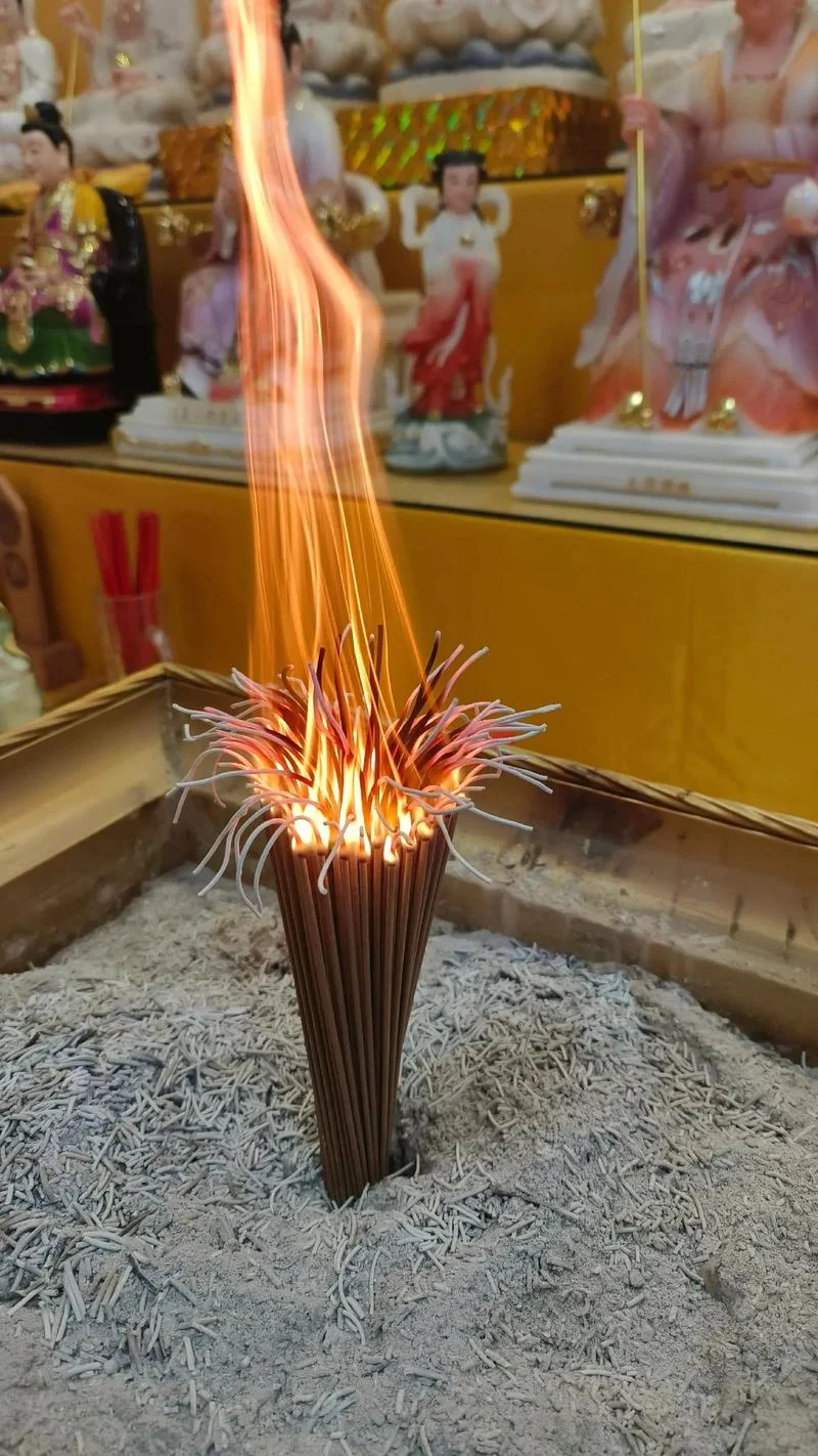 梦见香火燃烧不齐_1