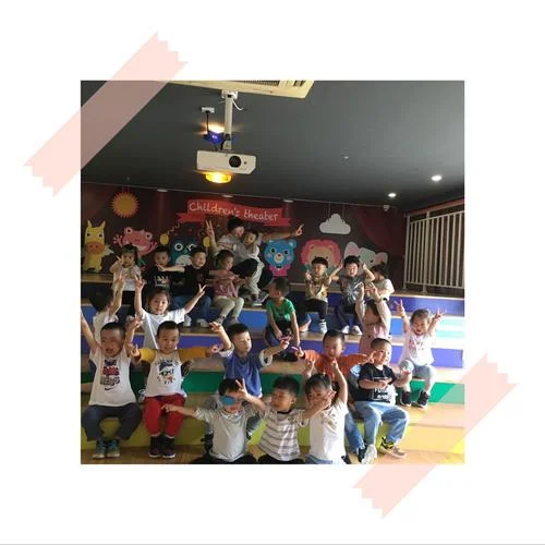 梦见幼儿园里小朋友多_2