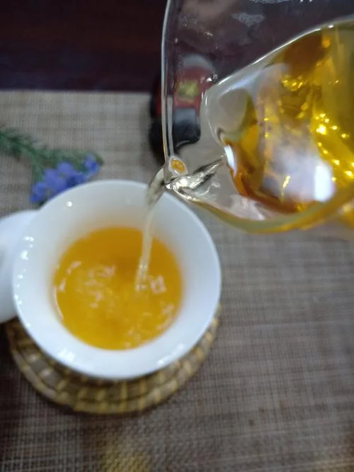 梦见用痰盂泡茶_2