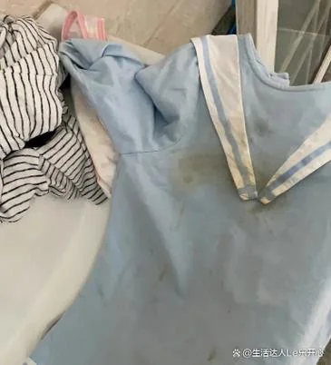 梦见衣服被水冲走了_2