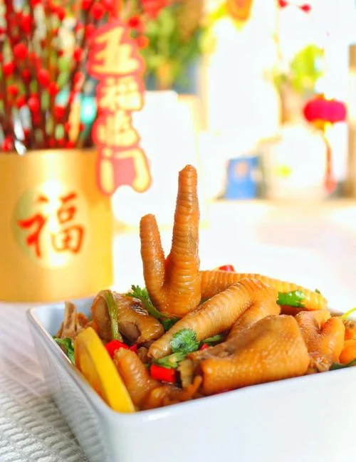 梦见吃鸡爪很好吃-梦见吃鸡爪美味