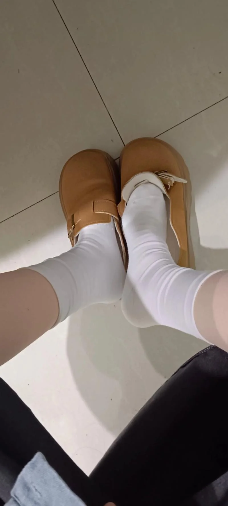 梦见鞋带断了_1