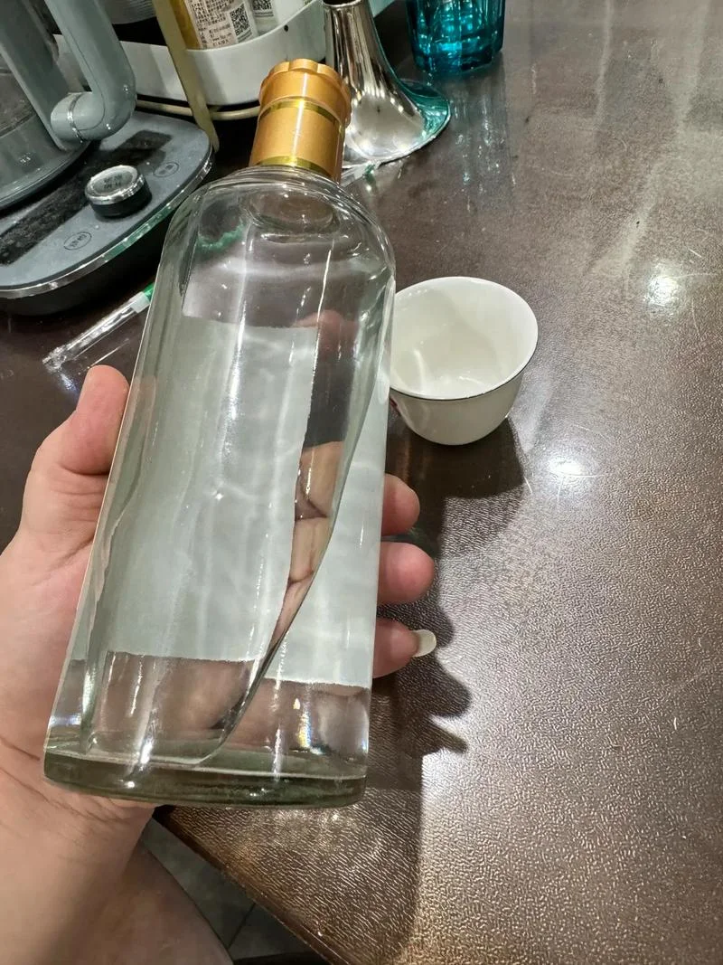 梦见白酒瓶子摔坏了_2