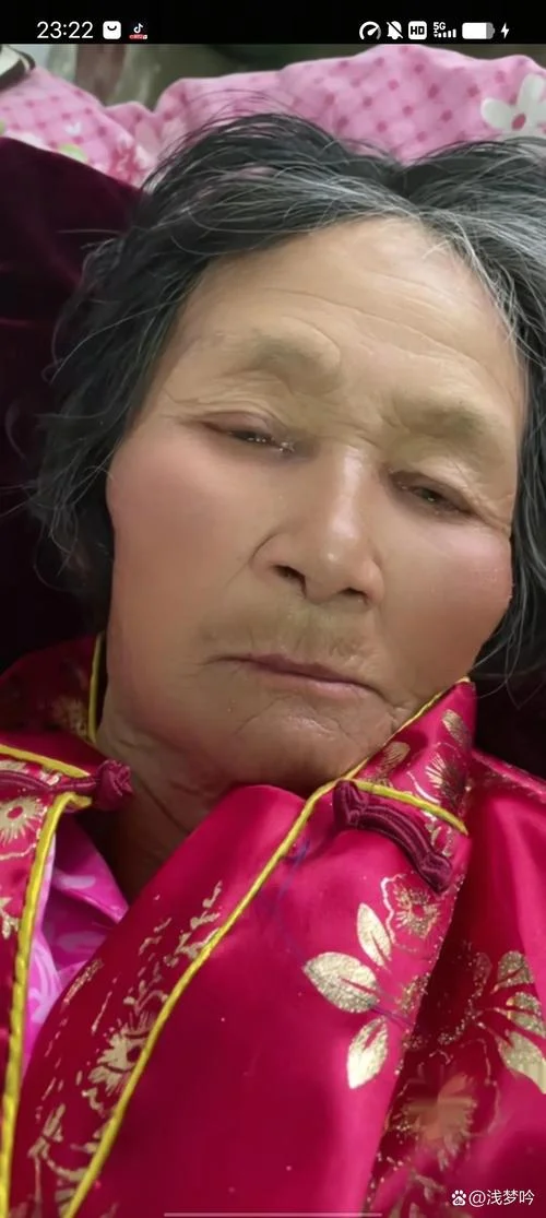 梦见死去多年的奶奶还活着_1