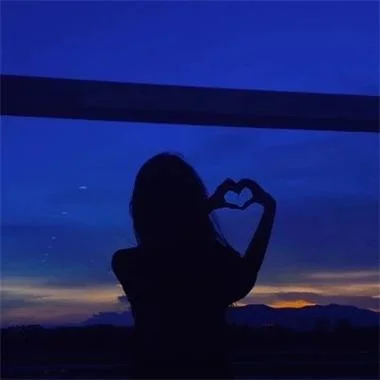 qq唯美意境背影头像_1