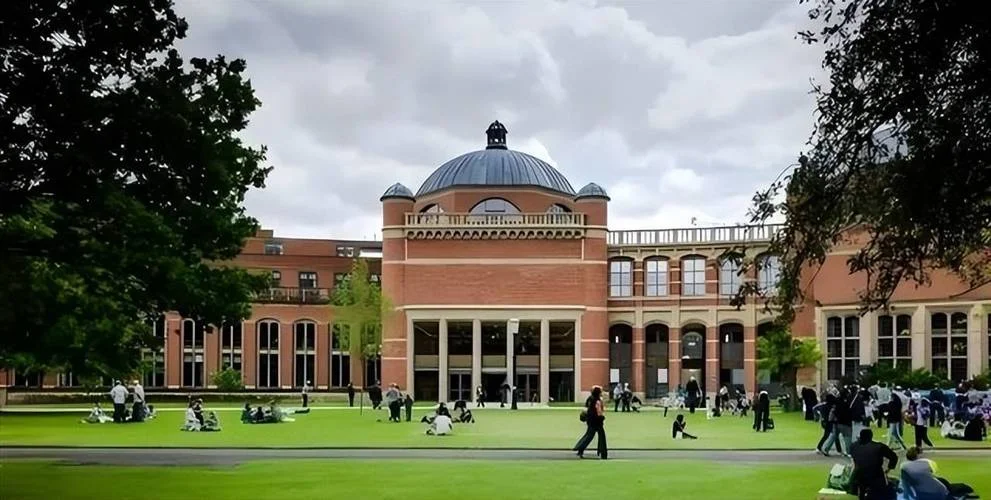 美国留学本科_2