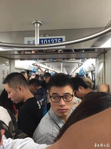 梦见坐地铁错方向_1