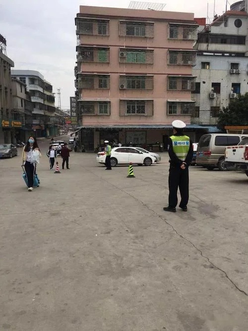 普宁梅峰中学校长_1