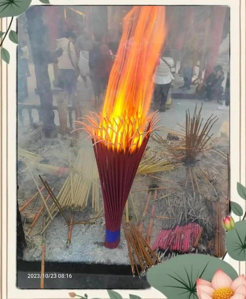 梦见自己烧香拜佛是什么意思_2