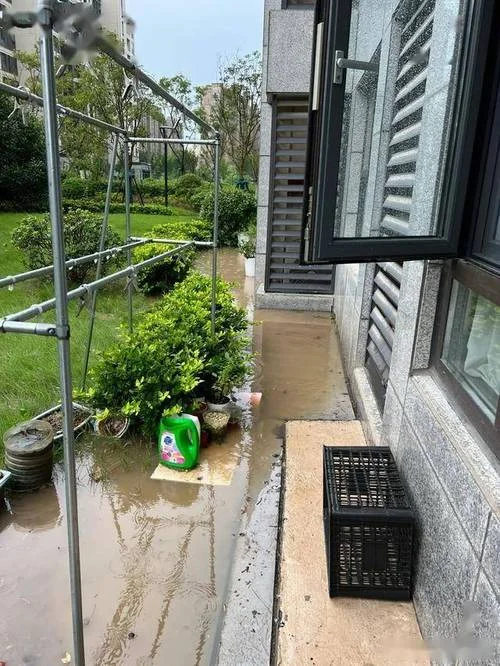 梦见水淹院子什么预兆-水淹院子梦兆