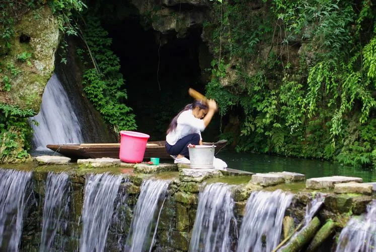 梦见自己去挑泉水_2