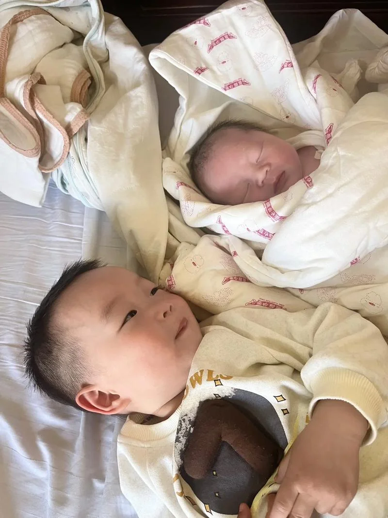 梦见自己生了双胞胎儿子是什么意思?_1