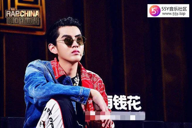 吴亦凡几月进的sm_1