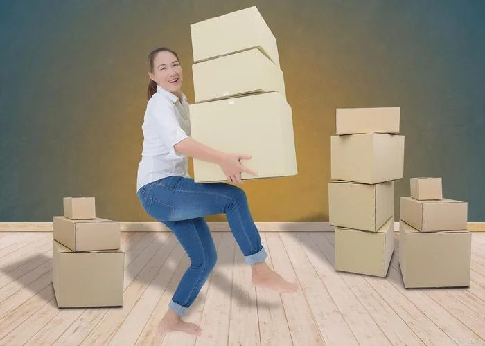 梦见帮别人搬家拿东西_1