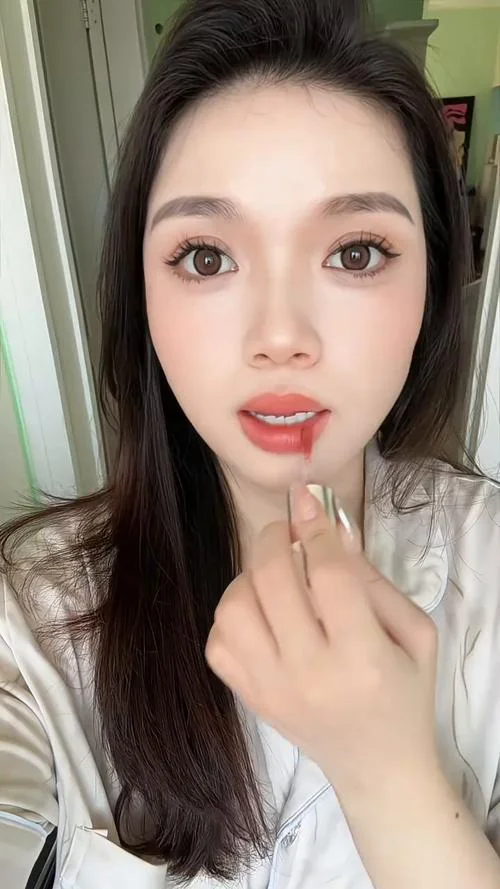 镜面口红适合什么人-适合镜前妆容人群