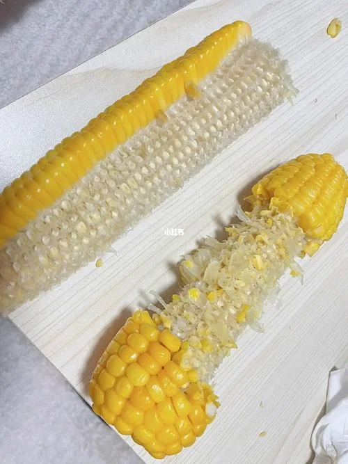 梦见自己啃玉米_2