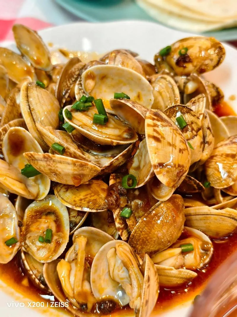 梦见吃好多好吃的食物_1