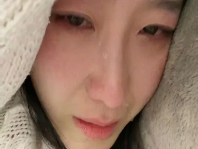 梦到自己失恋哭_1