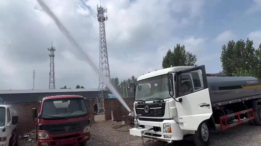 梦到洒水车喷到身上水_1