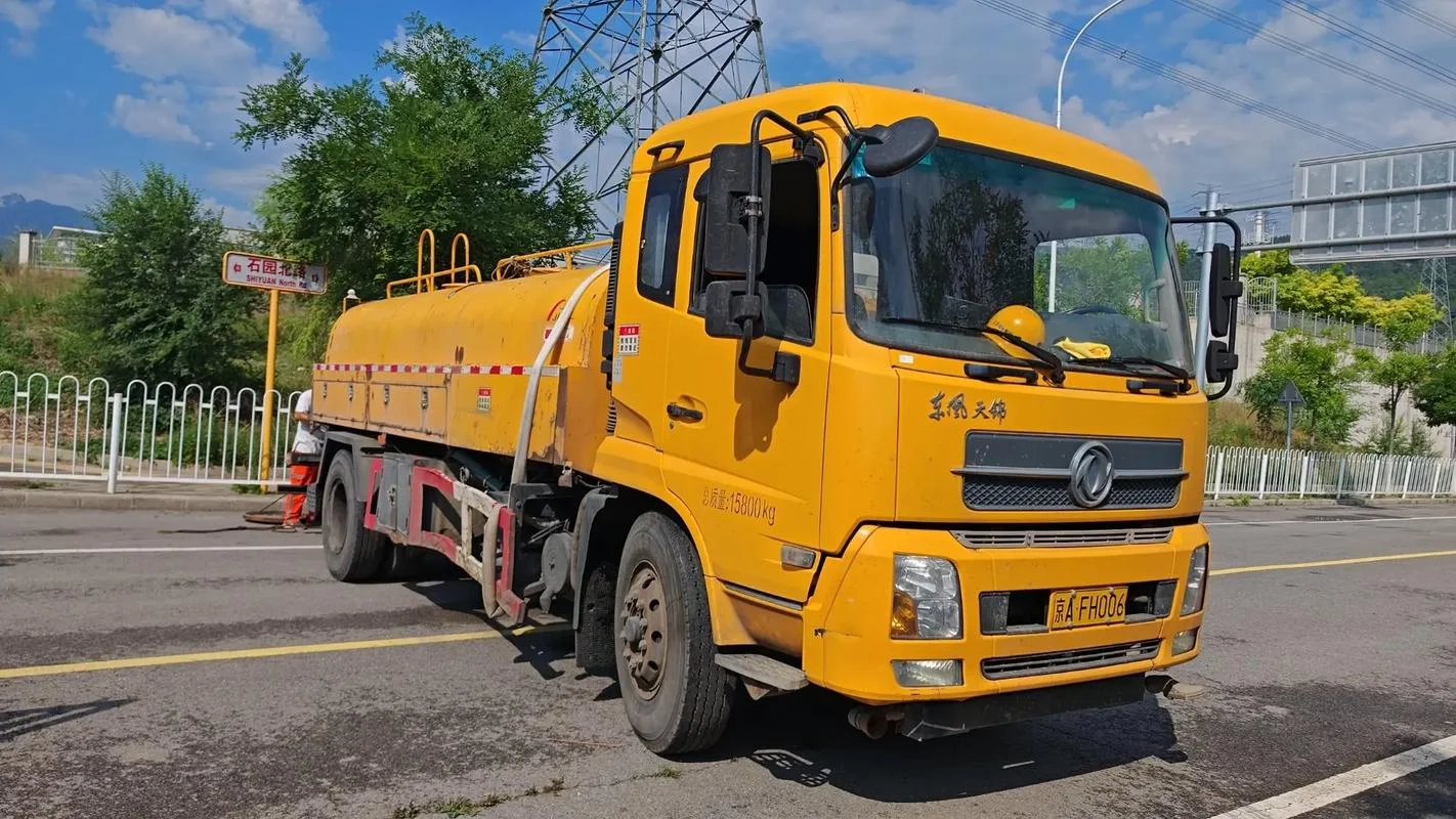 抽污水的车叫什么车-抽污水车