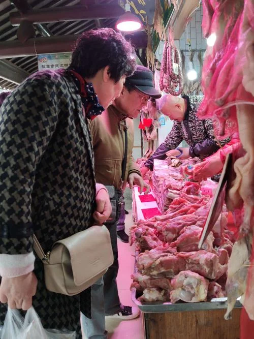 梦见和别人一起买肉-梦与人共购肉