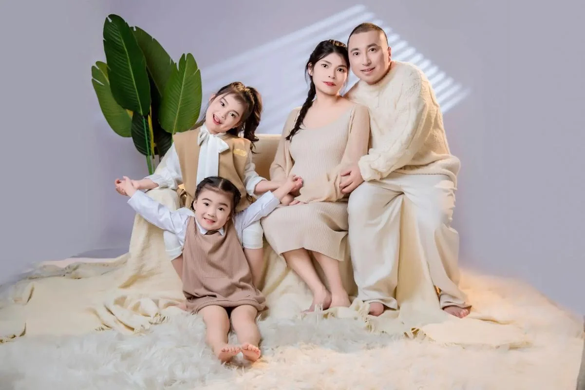 梦见自己怀孕挺着大肚子_1