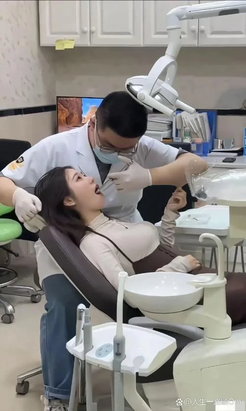 梦见牙痛看病_1