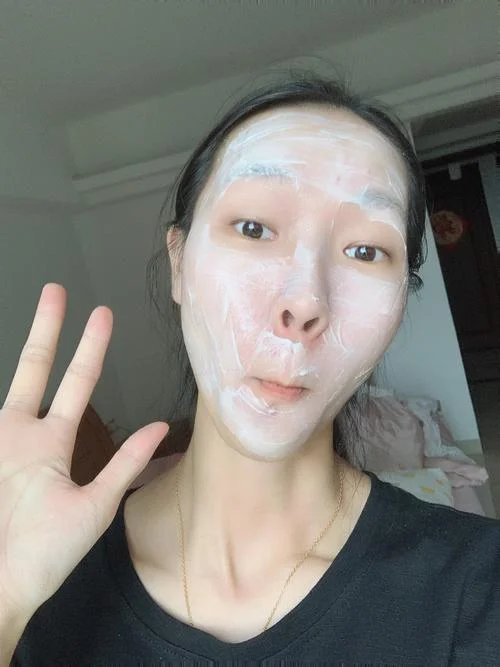梦见自己的脸红肿_2