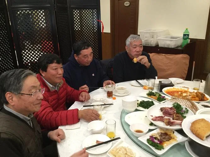 梦见和伟人一起吃饭聊天_2
