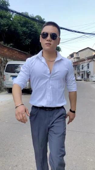梦到自己的哥哥_2