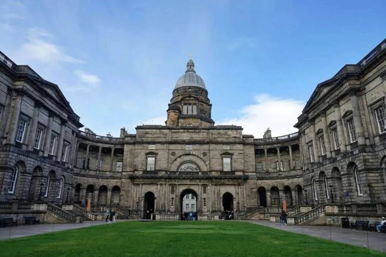 英国爱森堡大学-英国爱森堡大学