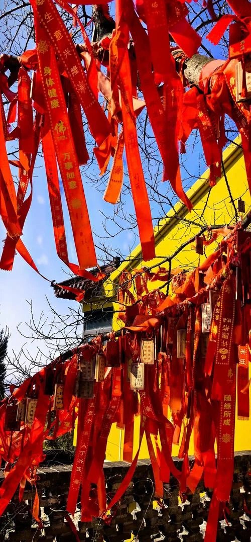 梦见寺庙求姻缘-求姻缘梦见古刹