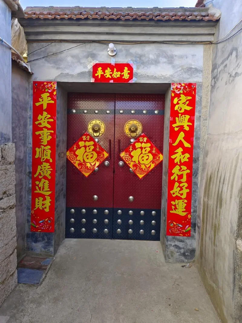 梦见过年放鞭炮贴对联-梦放鞭炮贴春联