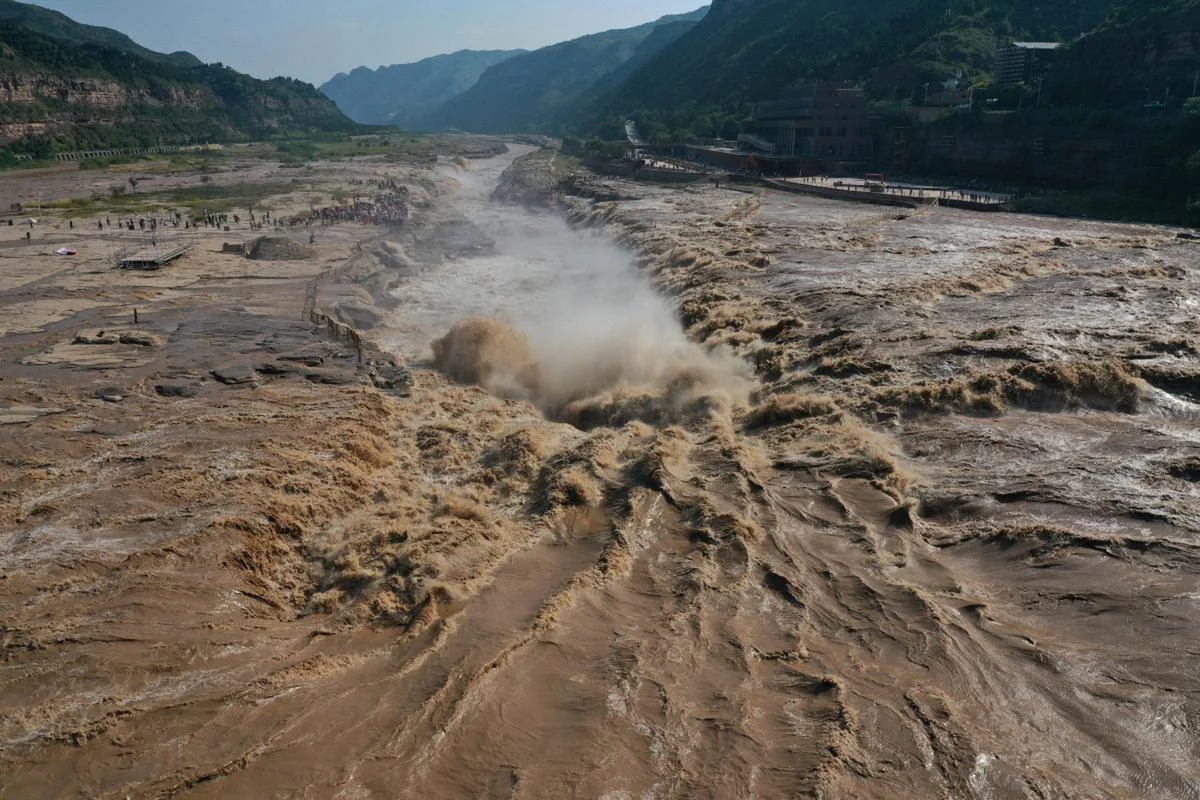 梦见大河大水是什么预兆_1