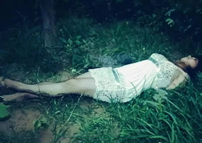 女人梦见死去的人活着_2