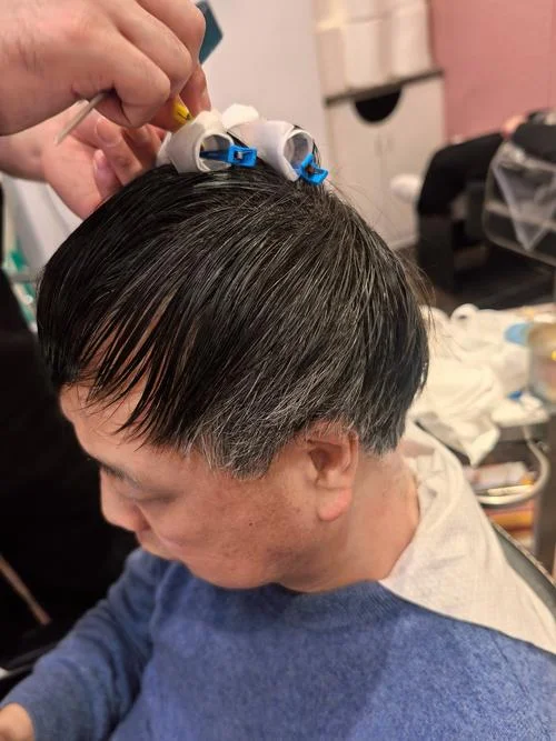 梦见男人剪头发-梦剪发男人