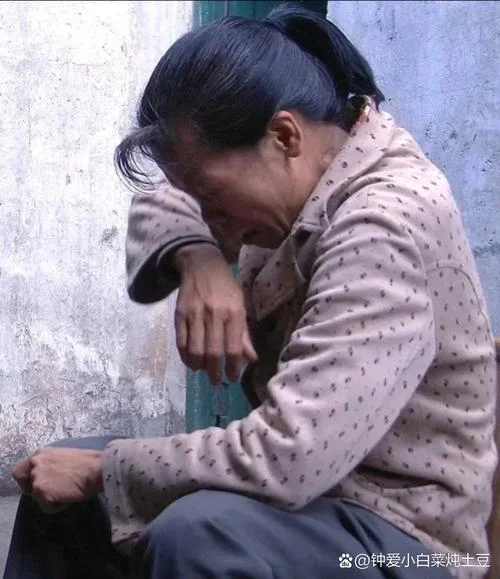 梦见在舅舅家住_2