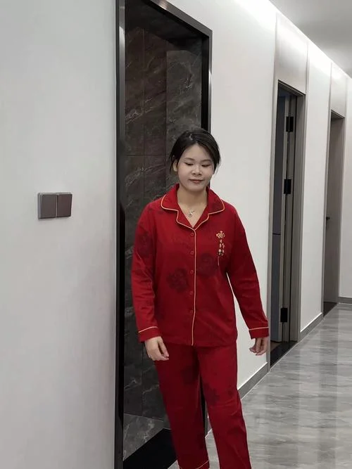 孕妇梦见买女孩衣服_2