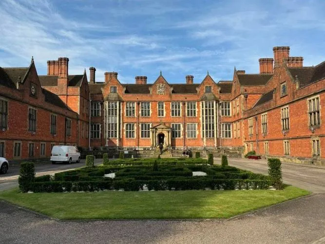 英国约克大学预科_2