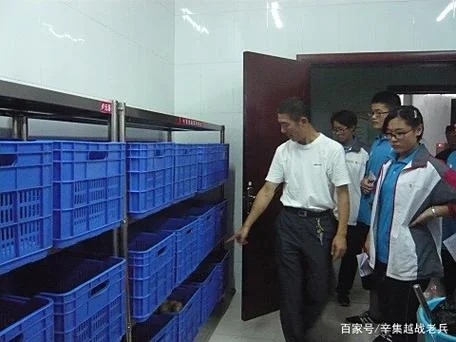 河北辛集中学食堂照片_1