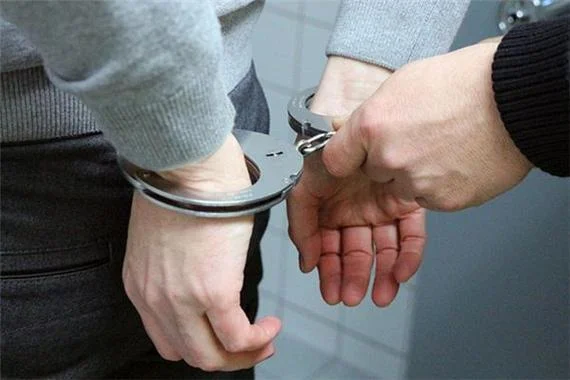 梦见被捉在床_1