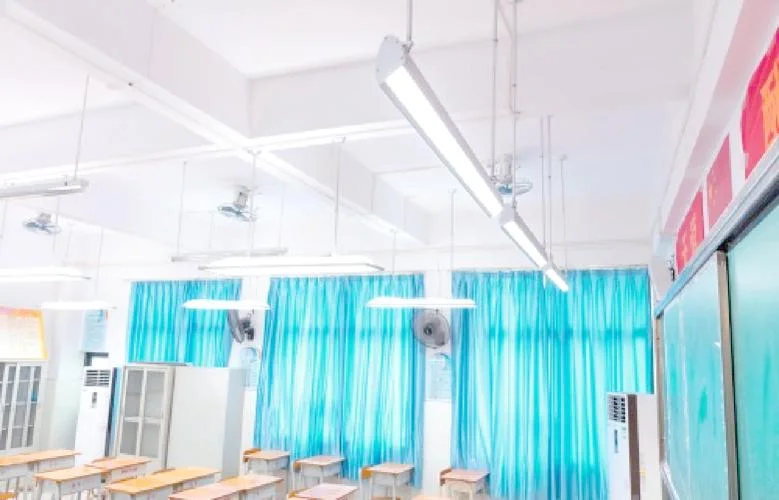 大学教室灯光效果_1